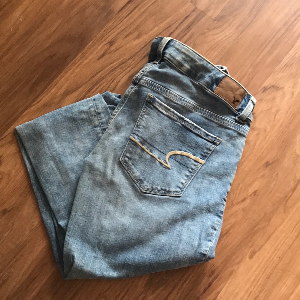 American Eagle light wash jeans